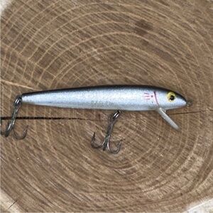 Vintage Cordell Red Fin Crankbait Fishing Lure Silver Blue with Treble Hooks